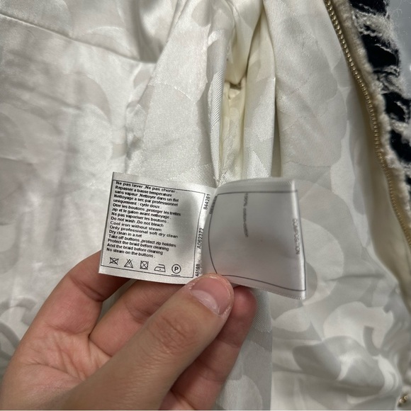 Chanel White Tweed Zip-Up Jacket 36 - Picture 8 of 16